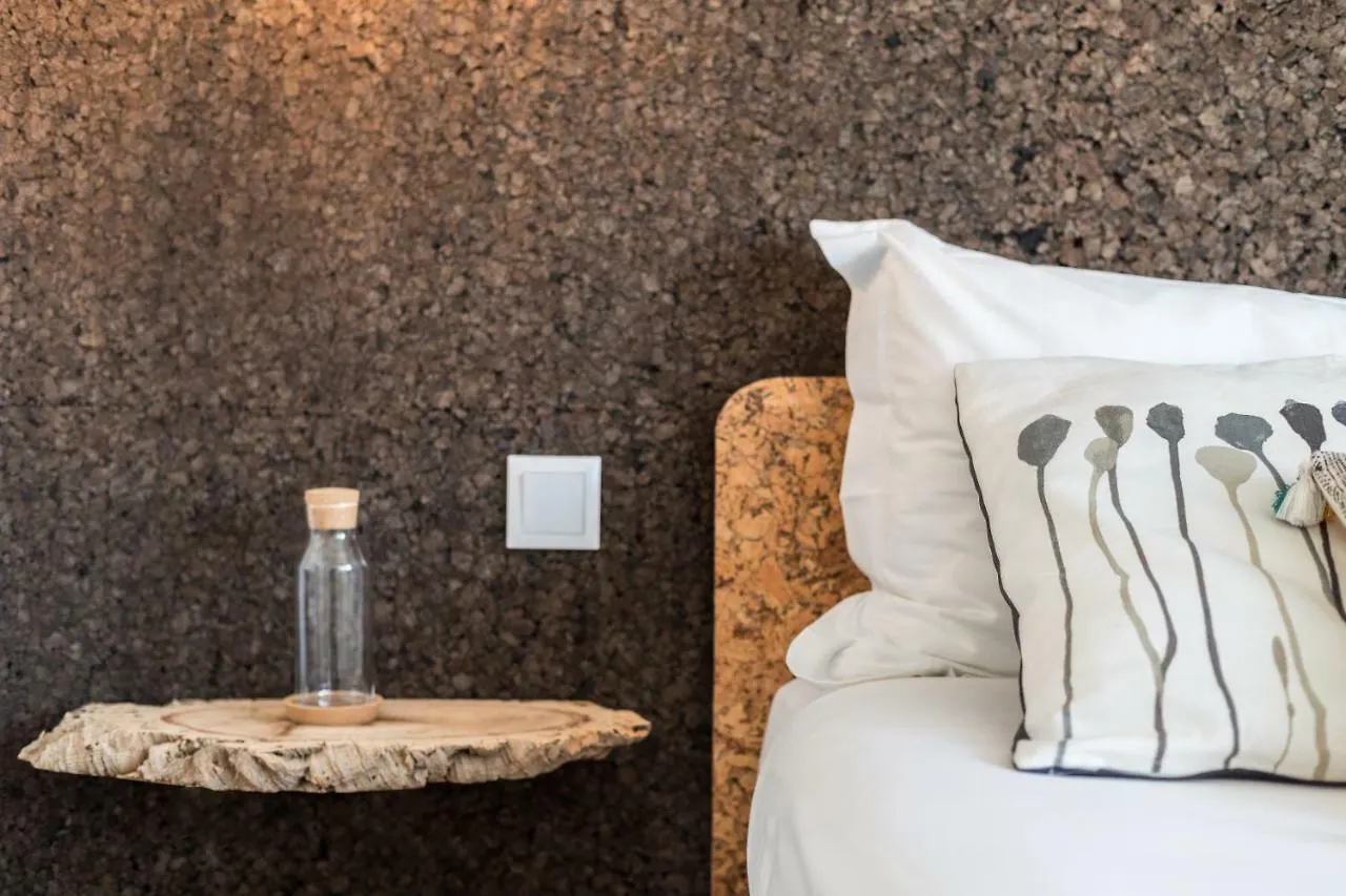 Alojamento de Acomodação e Pequeno-almoço Lisbon Airport Suites