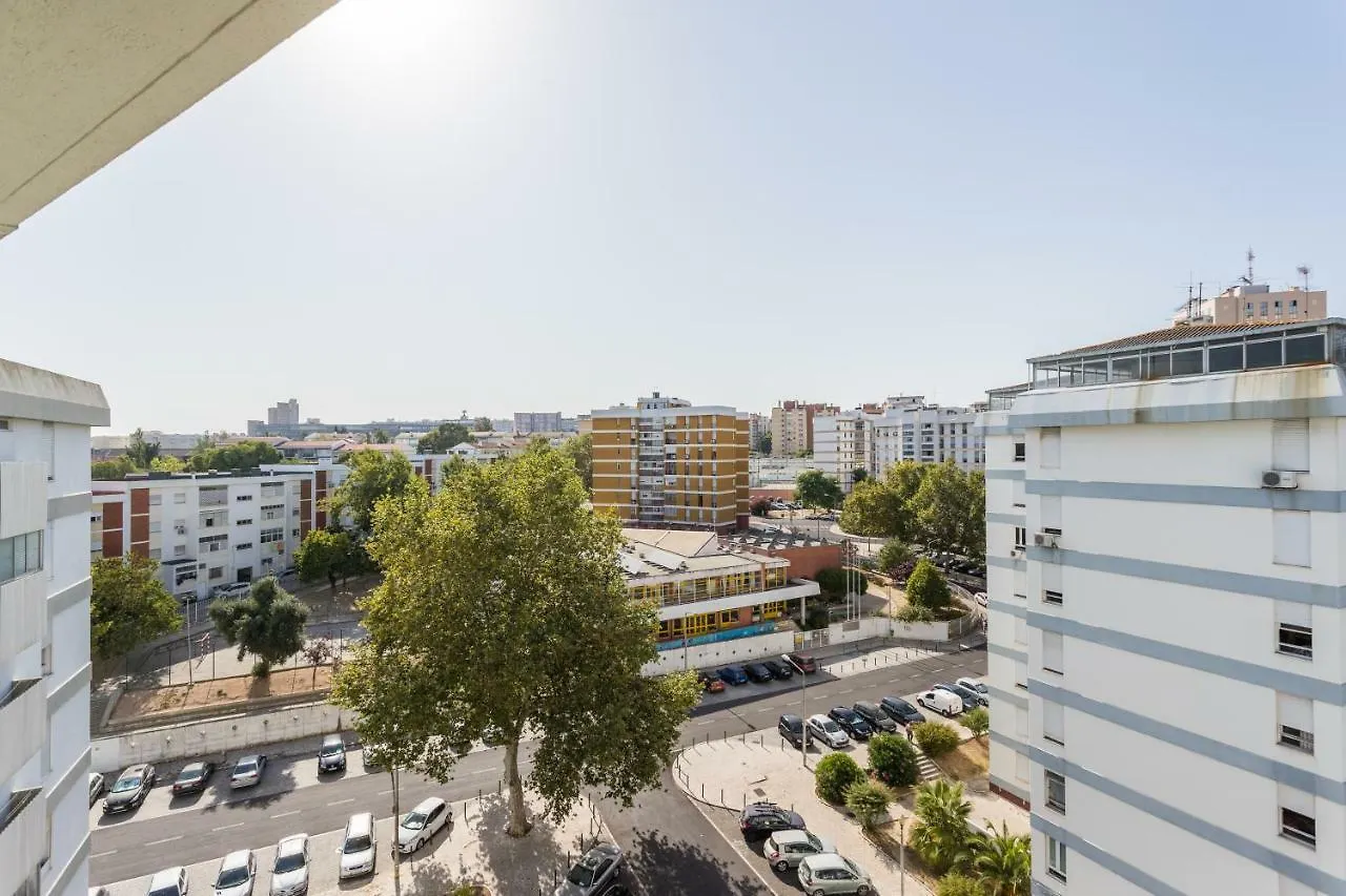 Alojamento de Acomodação e Pequeno-almoço Lisbon Airport Suites