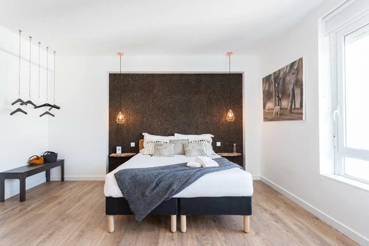 Lisbon Airport Suites 4*,