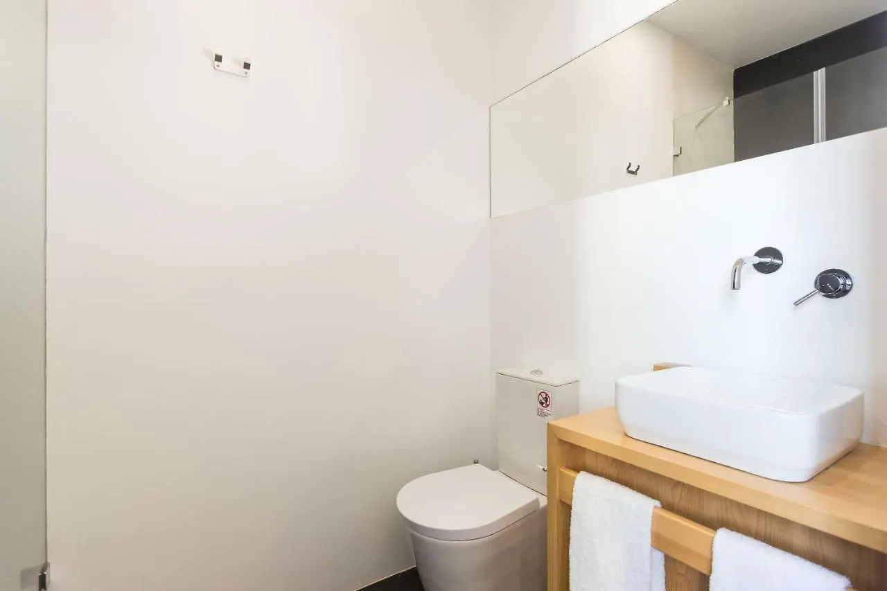 Lisbon Airport Suites 4*,